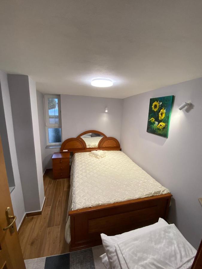 B & B Pogradec Zewnętrze zdjęcie