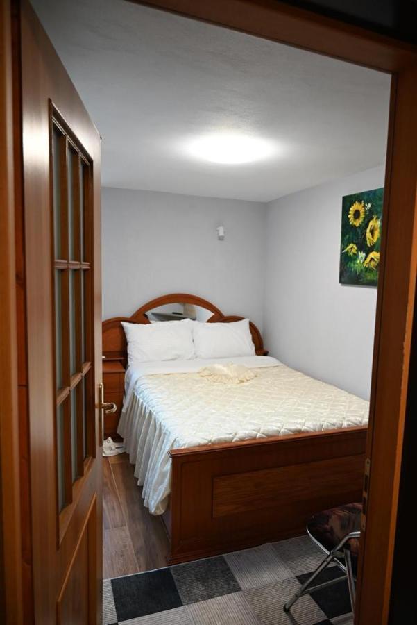 B & B Pogradec Zewnętrze zdjęcie